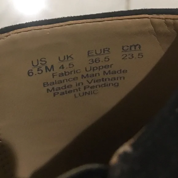 Naturalizer black suede bootie - Size 7 - Picture 4 of 5